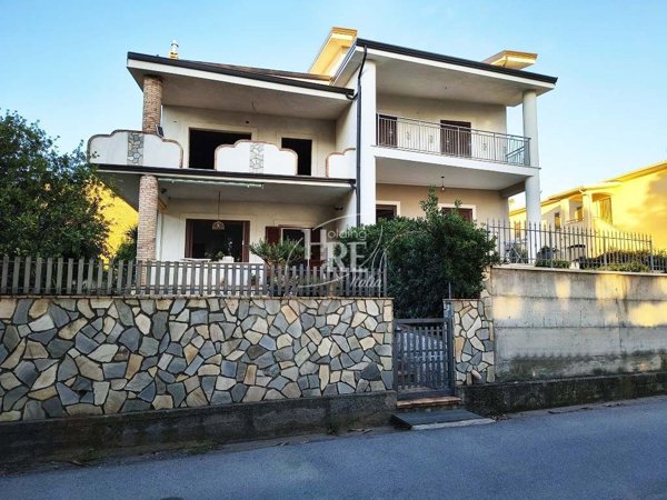 appartamento in vendita a Sangineto