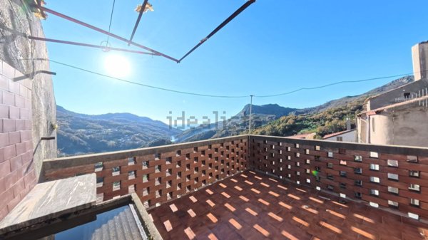 casa indipendente in vendita a Sangineto