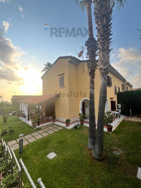 casa indipendente in vendita a Sangineto