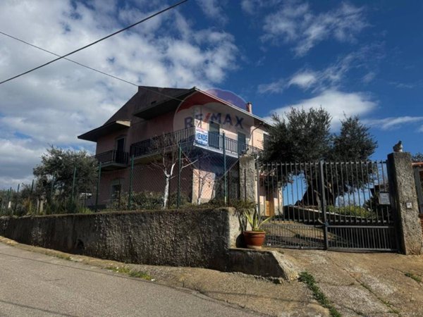 casa indipendente in vendita a San Lorenzo del Vallo