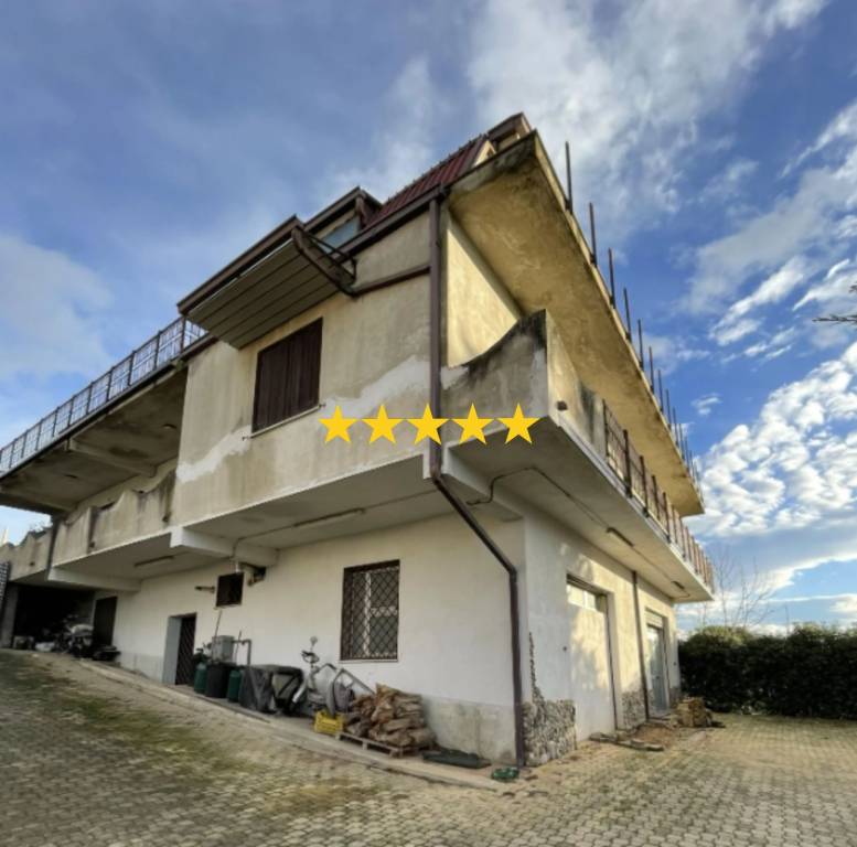 casa indipendente in vendita a San Lorenzo del Vallo