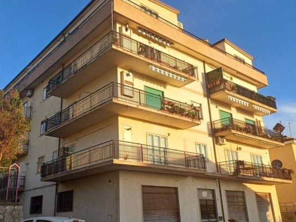 appartamento in vendita a San Lucido in zona Pollella