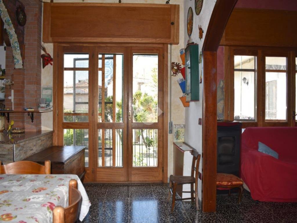 casa indipendente in vendita a San Lucido