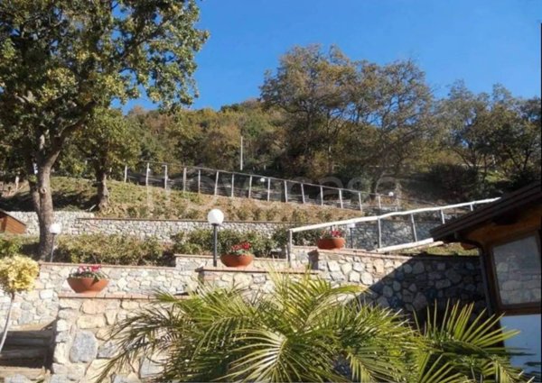 casa indipendente in vendita a San Lucido