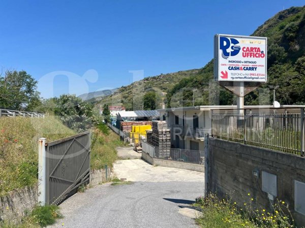 locale commerciale in vendita a San Lucido