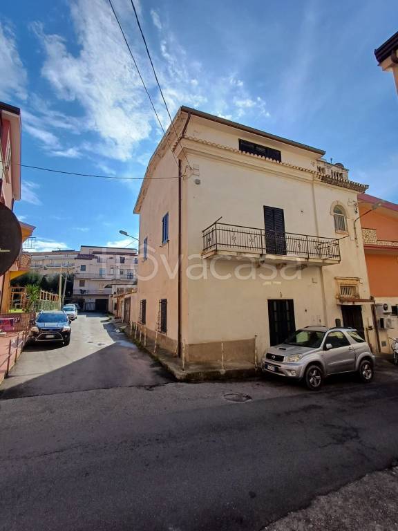 casa indipendente in vendita a San Lucido