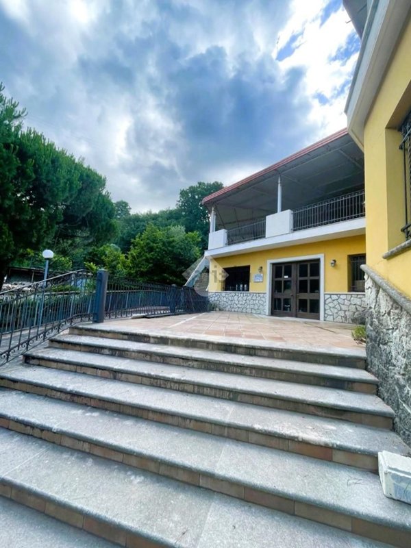 locale commerciale in vendita a San Lucido