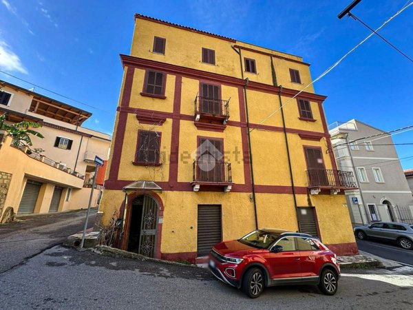 appartamento in vendita a San Lucido in zona Pollella