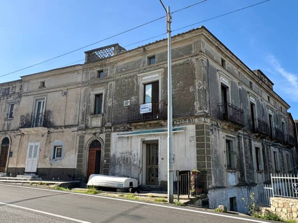 casa indipendente in vendita a San Lucido in zona Pollella