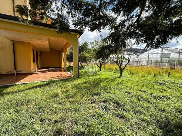 casa indipendente in vendita a San Lucido