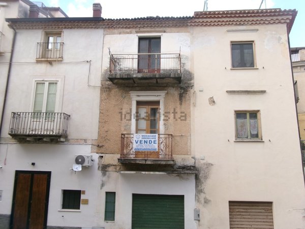 appartamento in vendita a San Lucido in zona Pollella