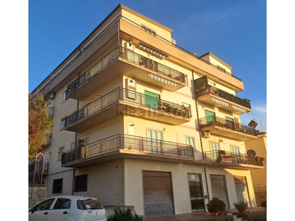 appartamento in vendita a San Lucido in zona Pollella
