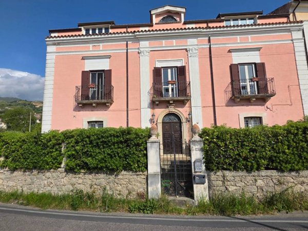 casa indipendente in vendita a San Lucido