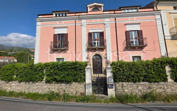 casa indipendente in vendita a San Lucido in zona Pollella