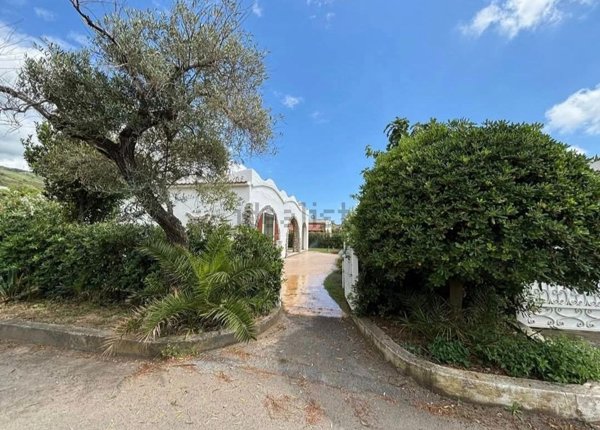 quadrivano in vendita a San Lucido