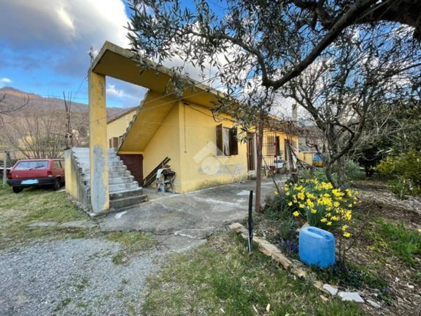 casa indipendente in vendita a San Lucido