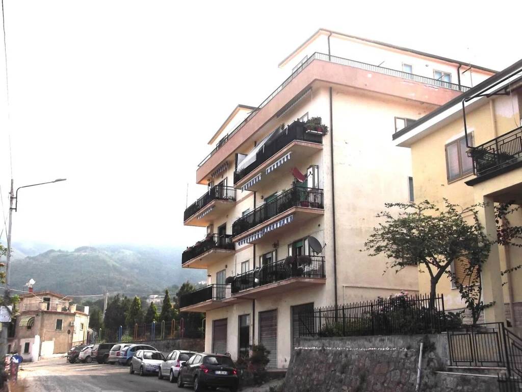 appartamento in vendita a San Lucido in zona Pollella