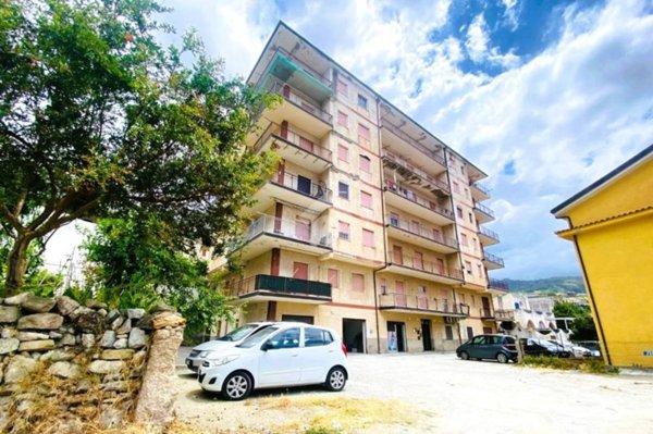 appartamento in vendita a San Lucido in zona Pollella