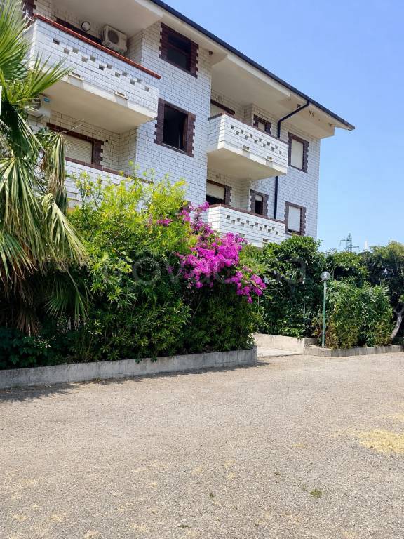 appartamento in vendita a San Lucido in zona Pollella