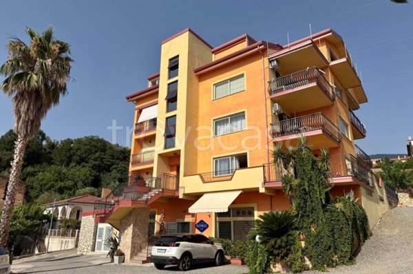 appartamento in vendita a San Lucido in zona Pollella