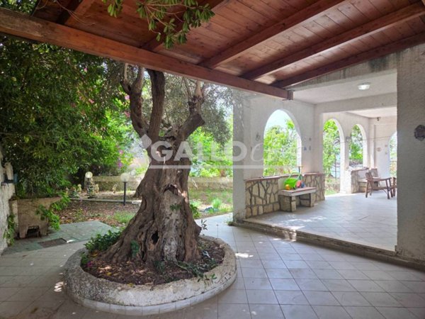 casa indipendente in vendita a San Lucido in zona Pollella
