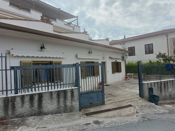 appartamento in vendita a San Lucido in zona Pollella