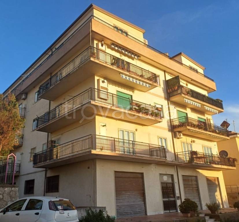 appartamento in vendita a San Lucido in zona Pollella