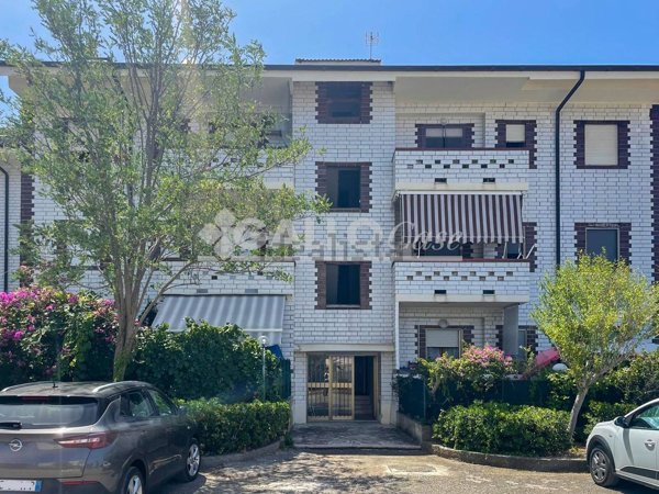appartamento in vendita a San Lucido in zona Pollella