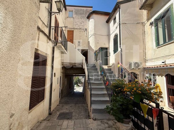 appartamento in vendita a San Lucido in zona Pollella