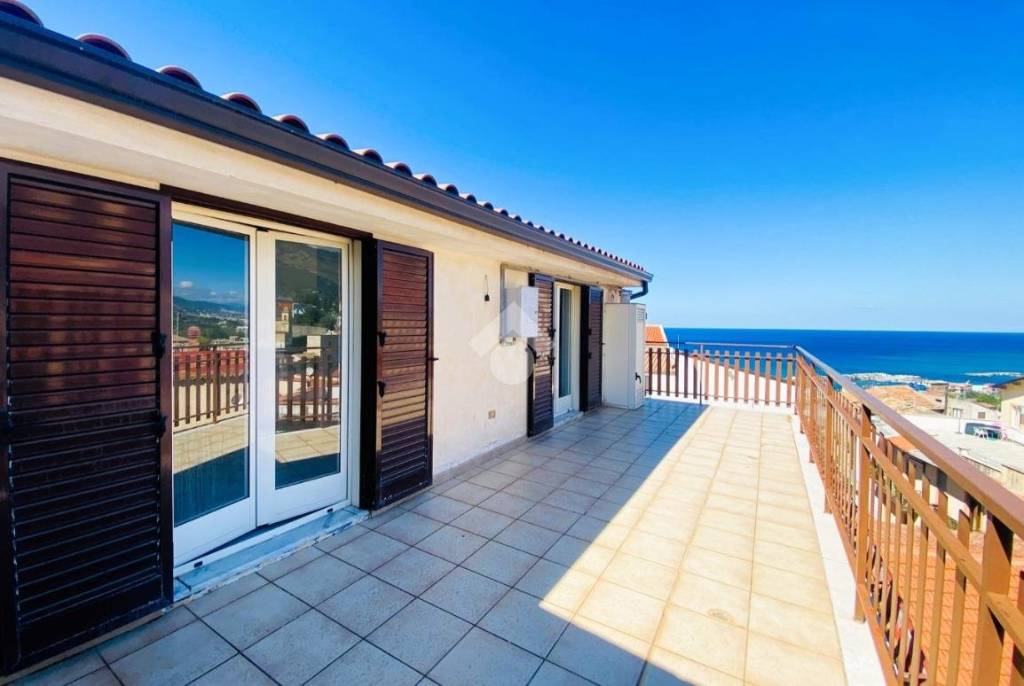 casa indipendente in vendita a San Lucido in zona Pollella