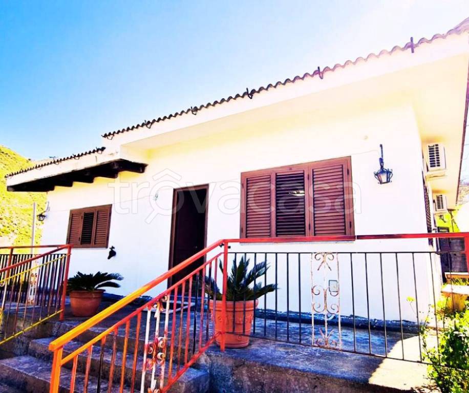 casa indipendente in vendita a San Nicola Arcella