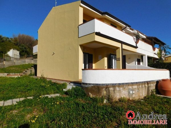 casa indipendente in vendita a San Nicola Arcella