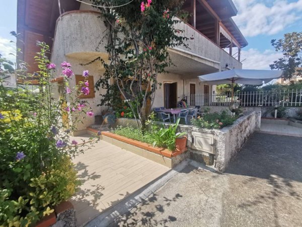 casa indipendente in vendita a San Nicola Arcella