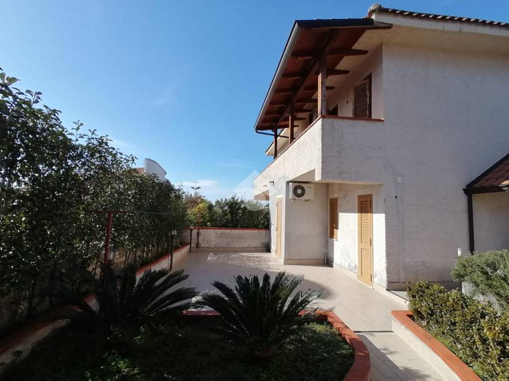 casa indipendente in vendita a San Nicola Arcella