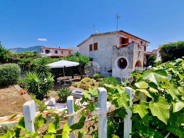 casa indipendente in vendita a San Nicola Arcella