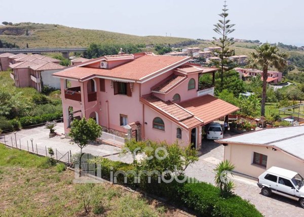 casa indipendente in vendita a San Nicola Arcella