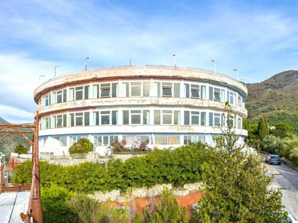 intera palazzina in vendita a San Nicola Arcella