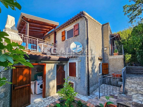 casa indipendente in vendita a San Nicola Arcella