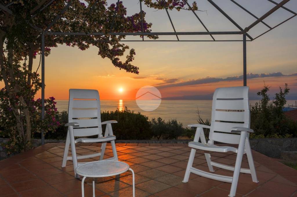 casa indipendente in vendita a San Nicola Arcella