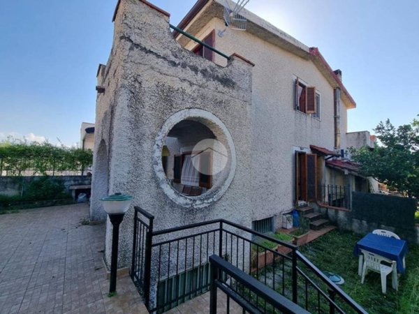 casa indipendente in vendita a San Nicola Arcella