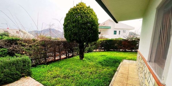 casa indipendente in vendita a San Nicola Arcella