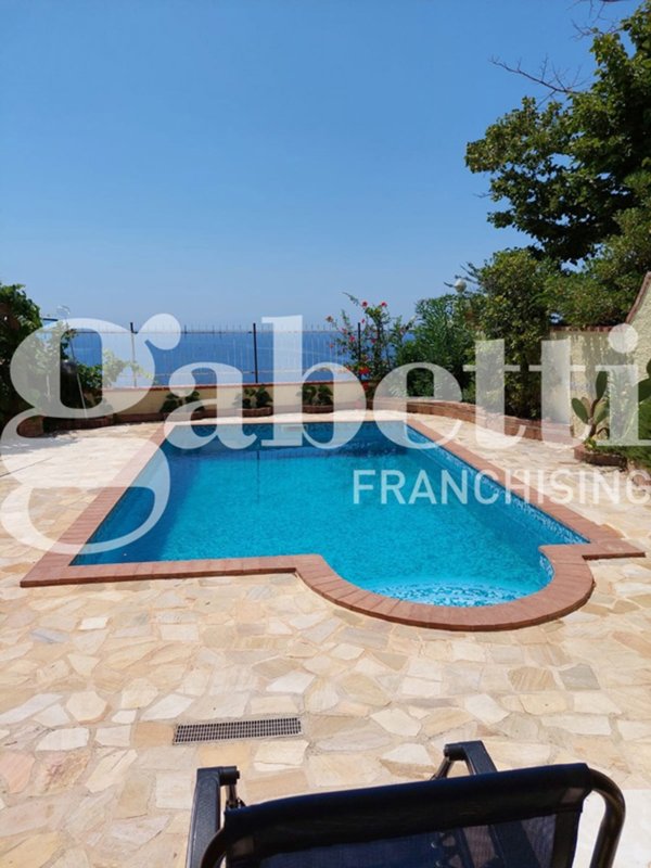 casa indipendente in vendita a San Nicola Arcella