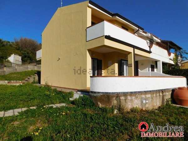 casa indipendente in vendita a San Nicola Arcella