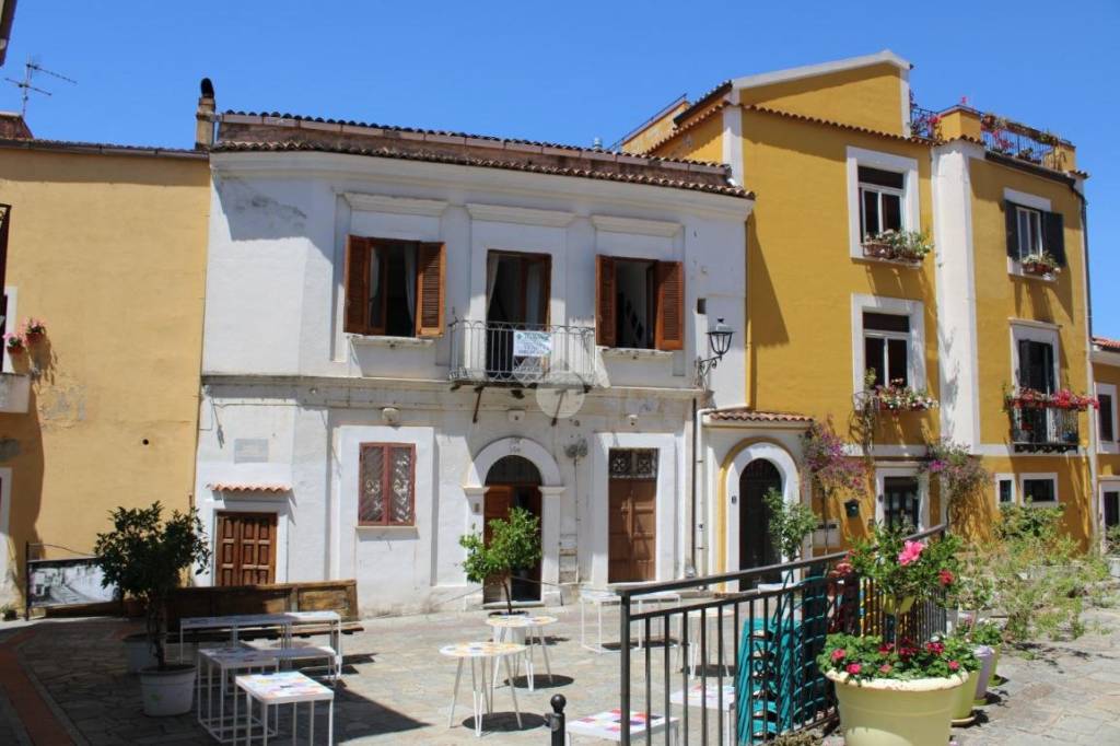 casa indipendente in vendita a San Nicola Arcella
