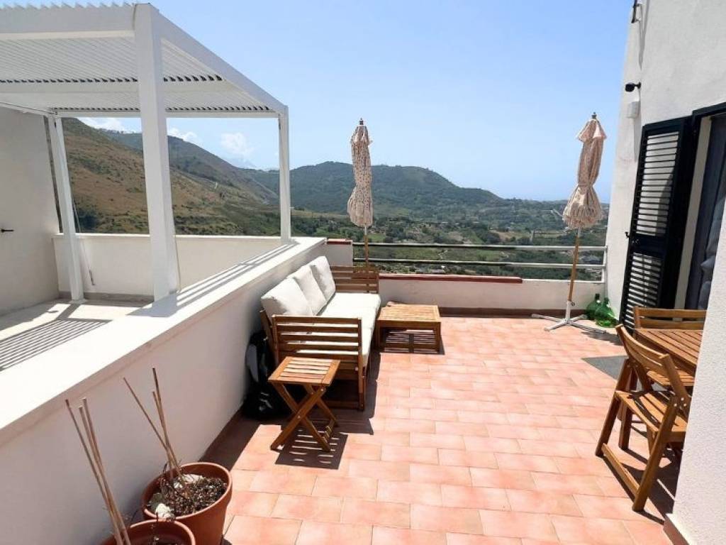 casa indipendente in vendita a San Nicola Arcella