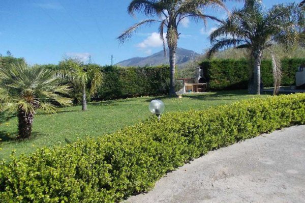 casa indipendente in vendita a San Nicola Arcella