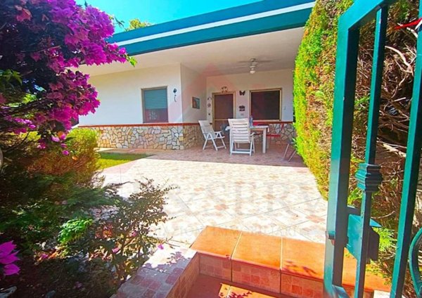 casa indipendente in vendita a San Nicola Arcella