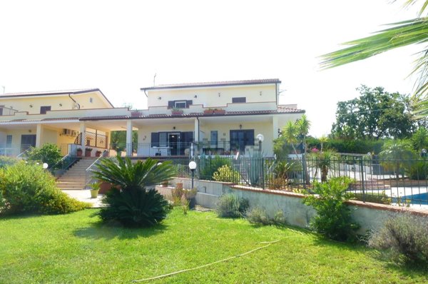 casa indipendente in vendita a San Nicola Arcella