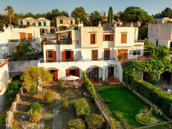 casa indipendente in vendita a San Nicola Arcella