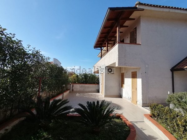 casa indipendente in vendita a San Nicola Arcella